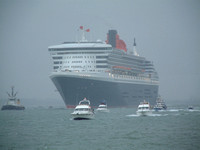 Queen Mary 2 arrives in Southampton 26 December 2003