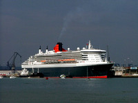 Queen Mary 2 in the English Channel 12-16 April 2004