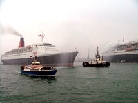 QE2 and QM2 at Southampton 1 May 2004